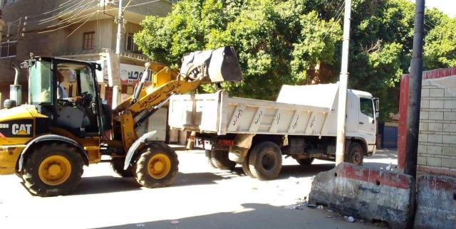 محافظ أسيوط: تكثيف أعمال النظافة وإزالة المخلفات وصيانة كشافات الإنارة | صور