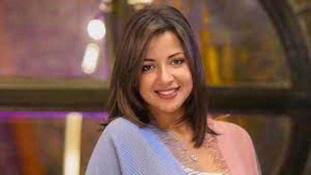 منى فاروق توجه رسالة صارمة لمنتقديها: ”هتروحوا من ربنا فين.. اللي بيشتغل على توكتوك أرجل منكم”