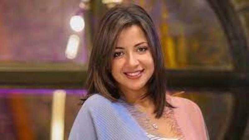 منى فاروق تنهار على الهواء: فكرت في الانتحار بعد بوست اعتزال الفن