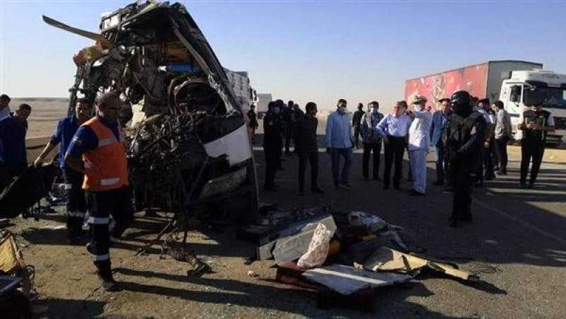 محافظ المنيا يطمئن على مصابي حادث تصادم أتوبيس نقل جماعي بمقطورة