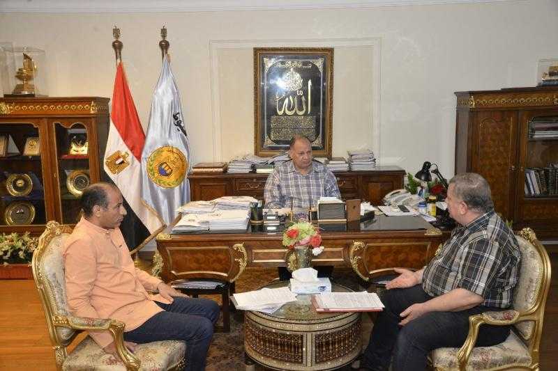 محافظ أسيوط يؤكد استمرار تقديم سبل الدعم وتذليل العقبات أمام الاستثمار