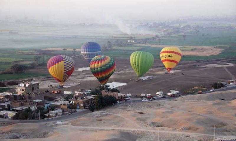 غدا.. استئناف رحلات البالون الطائر بالأقصر