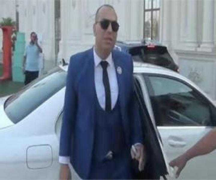 تفاصيل موكب مدرس الفلسفة سيد العراقي.. اتهامات بالإساءة للتعليم