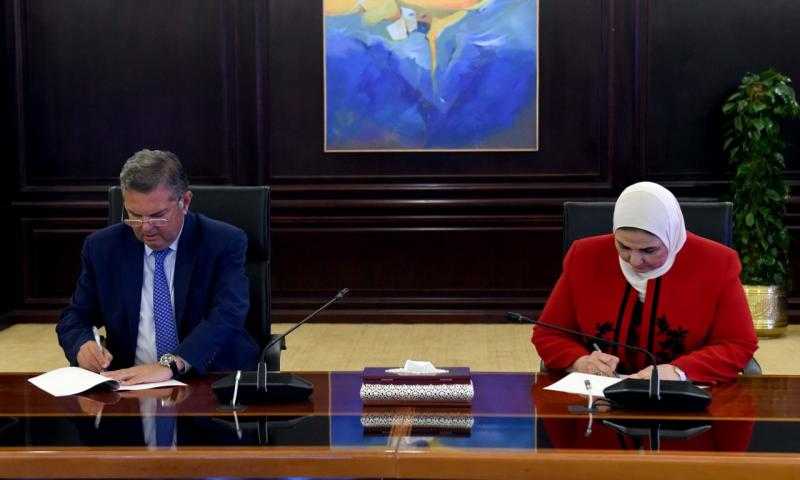 وزير قطاع الأعمال: تحويل مصنع غزل مغلق بالفيوم منذ سنوات إلى مجمع للملابس الجاهزة