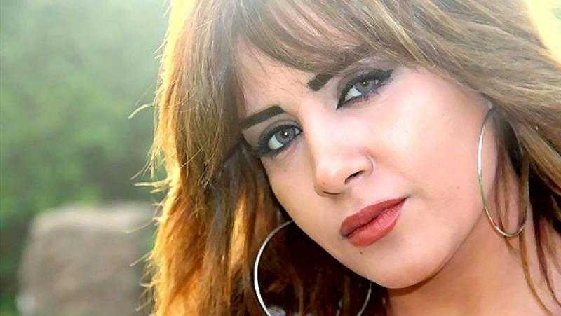 شيراز حسني تتهم موزع أغنيتها «أنا مش مامتك» بسرقتها لـ حودة بندق