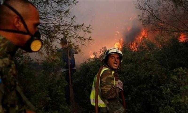 اليونان تكافح فى إخماد 4 حرائق غابات رئيسية مشتعلة بجميع أنحاء البلاد