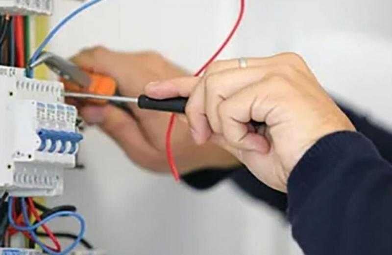 ضبط 5589 قضية سرقة كهرباء ومخالفات شروط التعاقد خلال 4 أيام
