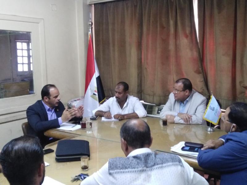 خط أحمر