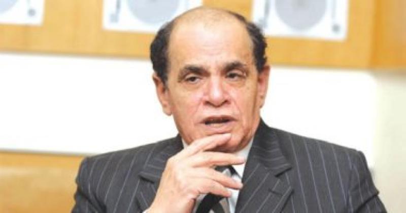 الفقيه الدستوري صلاح فوزي