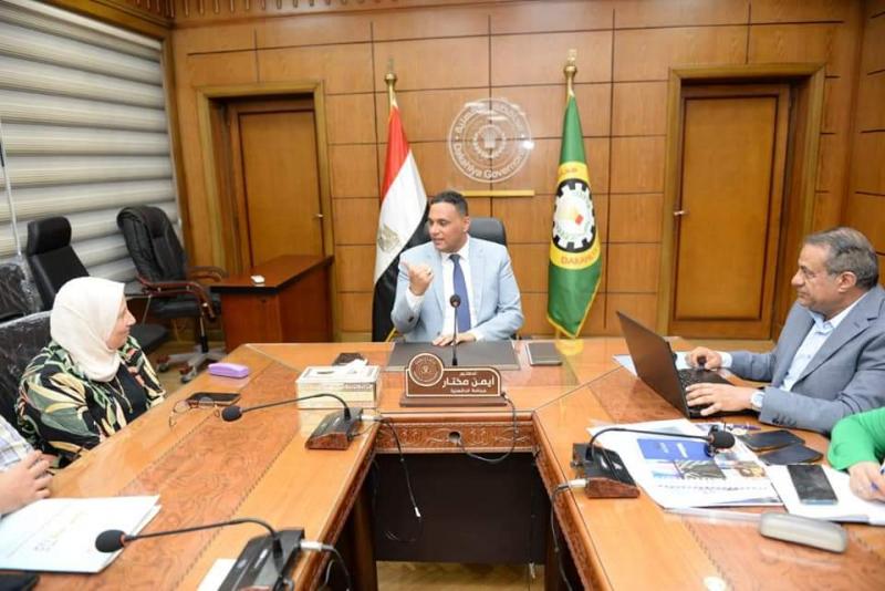 خط أحمر