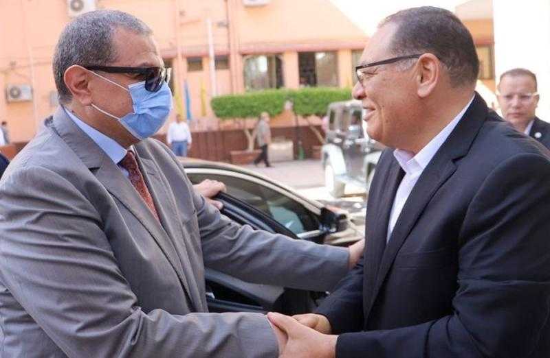 وزير القوى العاملة يصل الشرقية لتسليم 100 عقد عمل لذوي القدرات|صور