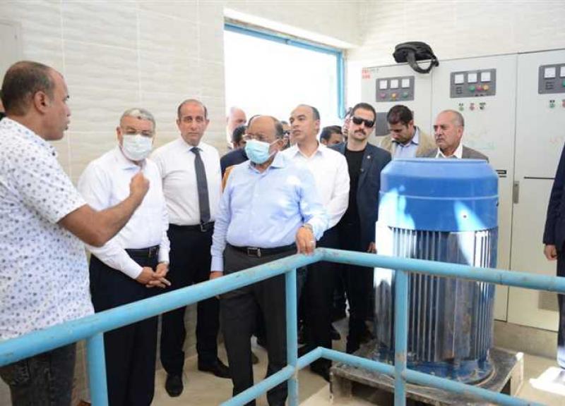 وزير التنمية المحلية ومحافظ المنيا يتفقدان محطة معالجة الصرف الصحي بجبل الطير