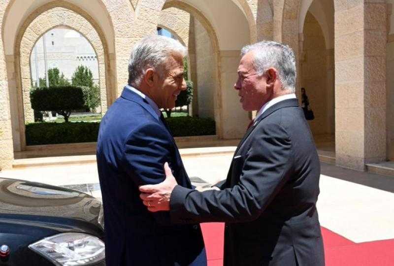 متحدث رئيس الوزراء الإسرائيلي: لقاء لابيد والعاهل الأردني كان دافئا