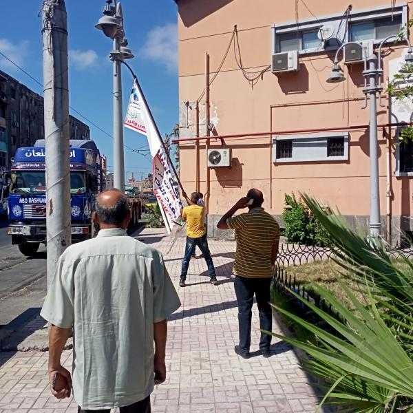 إزالة 91 إعلانا مخالفا وتحرير 42 محضرا خلال 72 ساعة بالإسكندرية.. صور