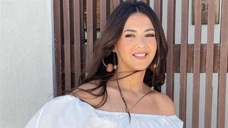 دنيا سمير غانم تطرح أغنية «أسيب نفسي وأغني» لفيلمها الجديد اليوم