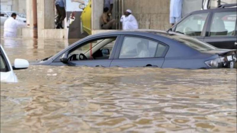 الإمارات تعلن وفاة 6 آسيويين جراء السيول وجاري البحث عن مفقود