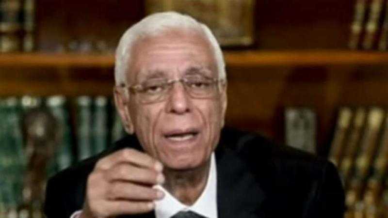 تسبب الجلطات.. حسام موافى يحذر من الجلوس لفترات طويلة.. فيديو