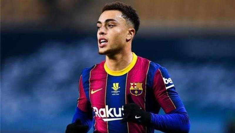 برشلونة يستعد لبيع سيرجينو ديست ويتفاوض مع يوفنتوس بشأن ديباي