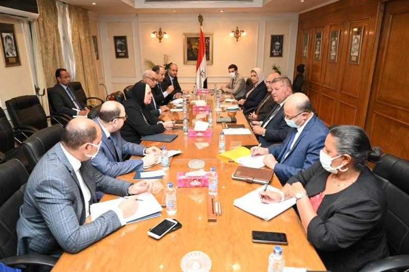 وزيرا قطاع الأعمال والتجارة والصناعة يبحثان منظومة تداول الأقطان للموسم الجديد