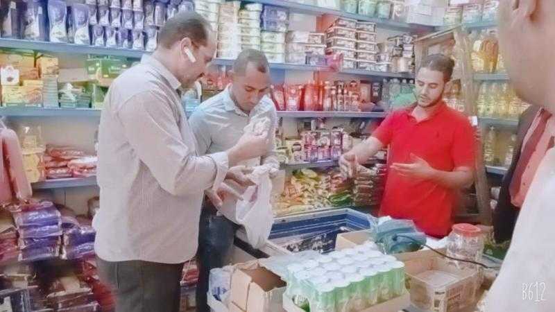 محافظ أسيوط: تحرير 76 محضرًا خلال حملات تموينية مفاجئة بمراكز القوصية وأبوتيج والغنايم وديروط