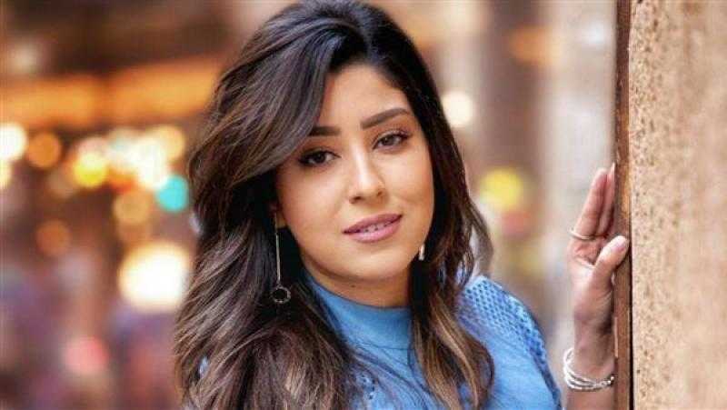 ”توتا فروتا” لأيتن عامر تقترب من مليون مشاهدة