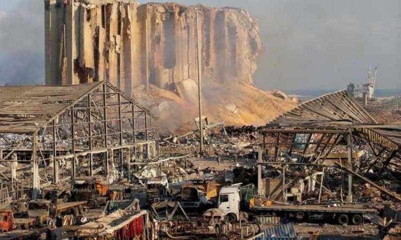 انهيار جزء من صوامع الحبوب فى مرفأ بيروت