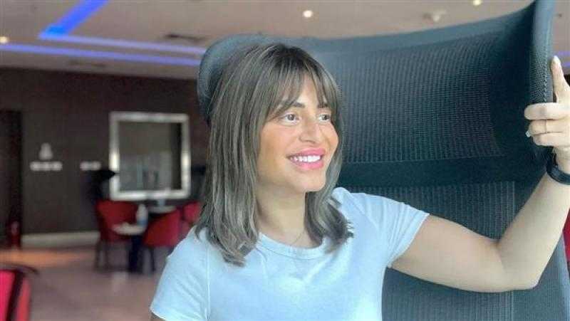 من فرنسا.. منة فضالي تخطف الأنظار في أحدث ظهور لها