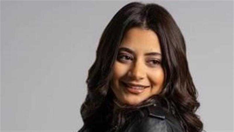 بسنت حاتم رفقة أبطال مسلسل ”حدث بالفعل” بعد انتهاء التصوير