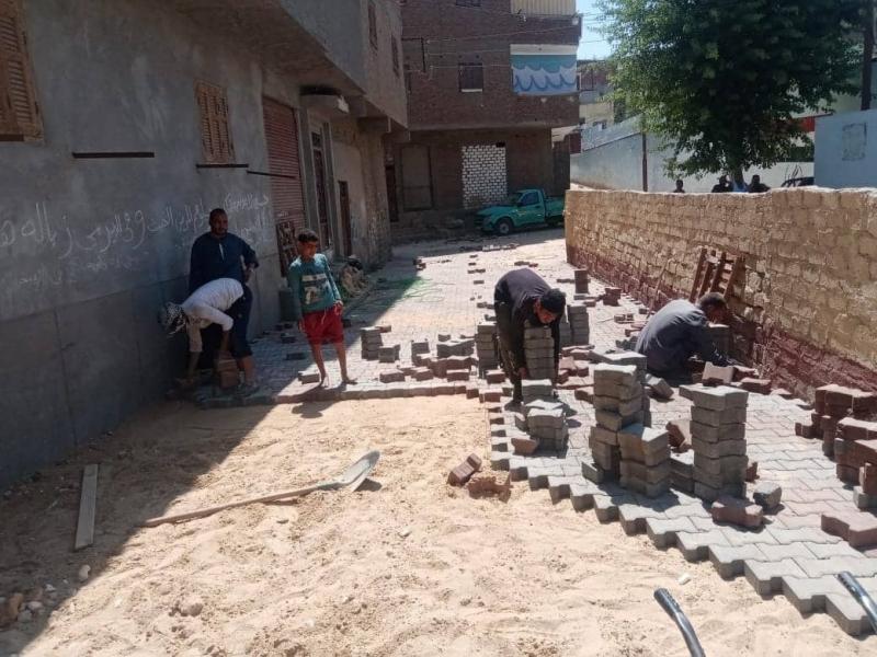 محافظ أسيوط: حملات نظافة وتجميل ودهان وتركيب الإنترلوك بشوارع بحي غرب | صور