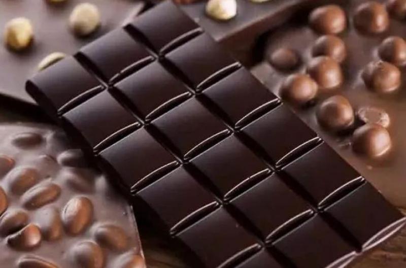 ماذا تعرف عن فوائد الشوكولاتة الداكنة؟