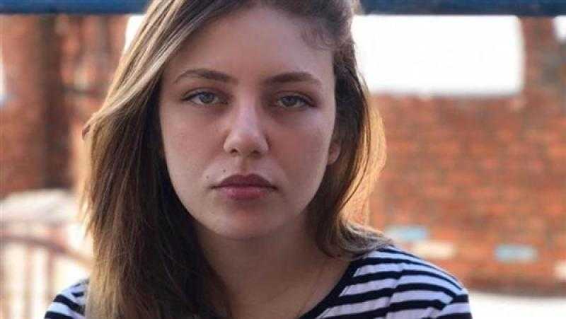 رحمة حسن تستغيث من متحرش: “بيبعتلي رسايل غريبة ومتتبع الأماكن اللي بروحها”