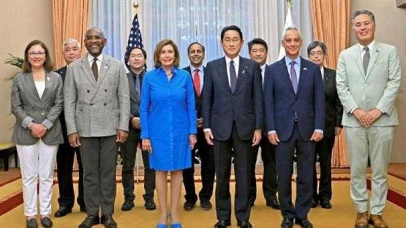 بيلوسي تلتقي رئيس وزراء اليابان لبحث الوضع في تايوان