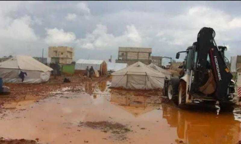 صنعاء: تضرر أكثر من 16 ألف أسرة جراء السيول بمخيمات مأرب