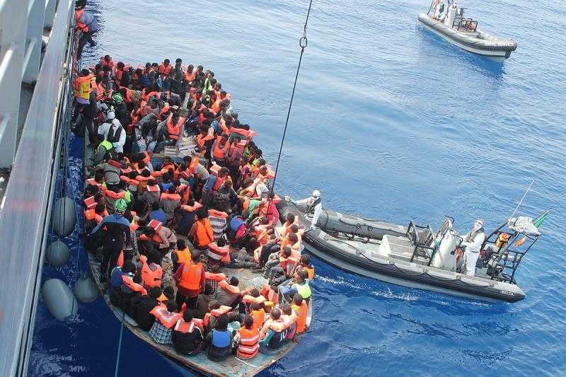 بريطانيا: أكثر من 18 ألف شخص عبروا القنال الإنجليزي في قوارب صغيرة هذا العام