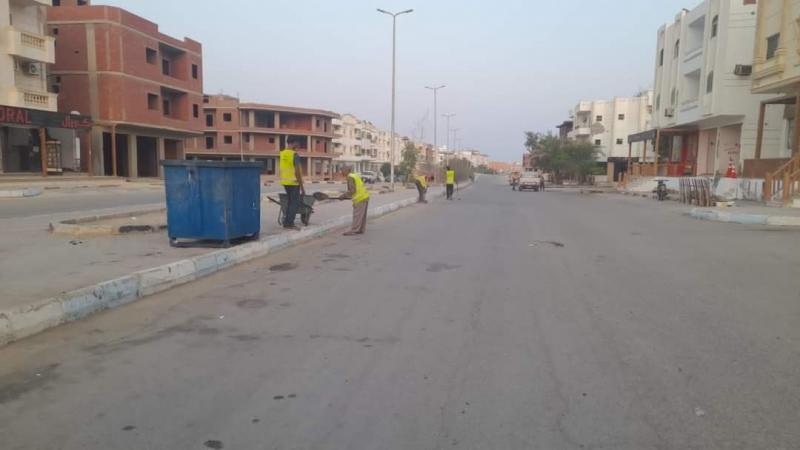 رئيس مدينة مرسى علم يكلف بمتابعة أعمال النظافة اليومية ورفع المخلفات | صور