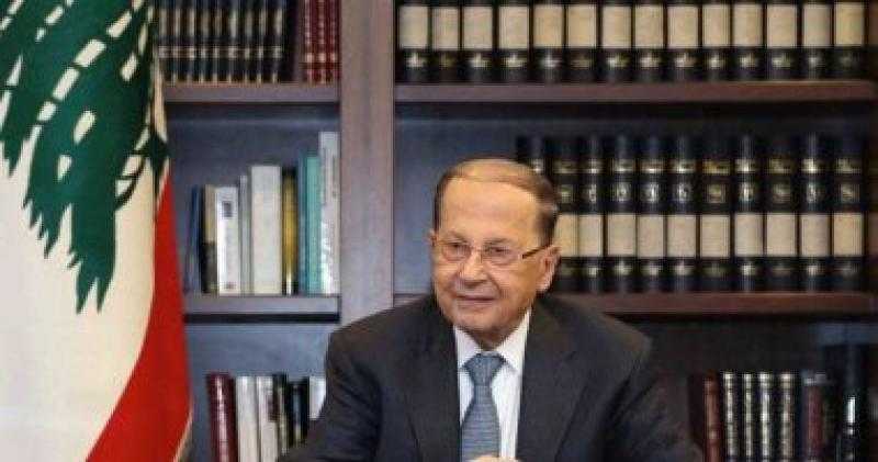 رئيس لبنان يوقع 9 قوانين بينها قرض لشراء القمح وفرض رسوم على المسافرين