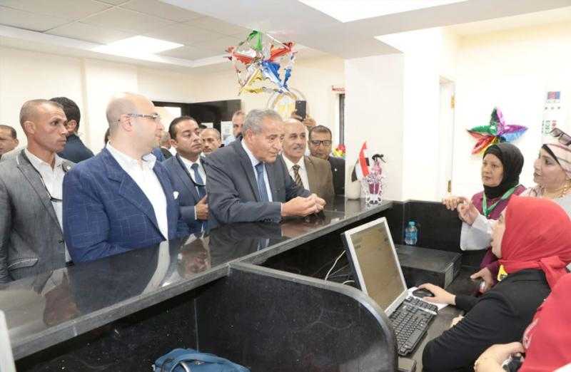 وزير التموين ومحافظ بني سويف يتفقدان المركز التكنولوجي المطور