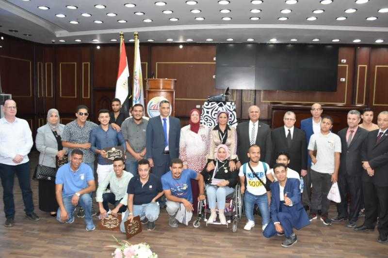 تكريم ذوي الهمم أصحاب النماذج المتميزة بجامعة مدينة السادات.. صور