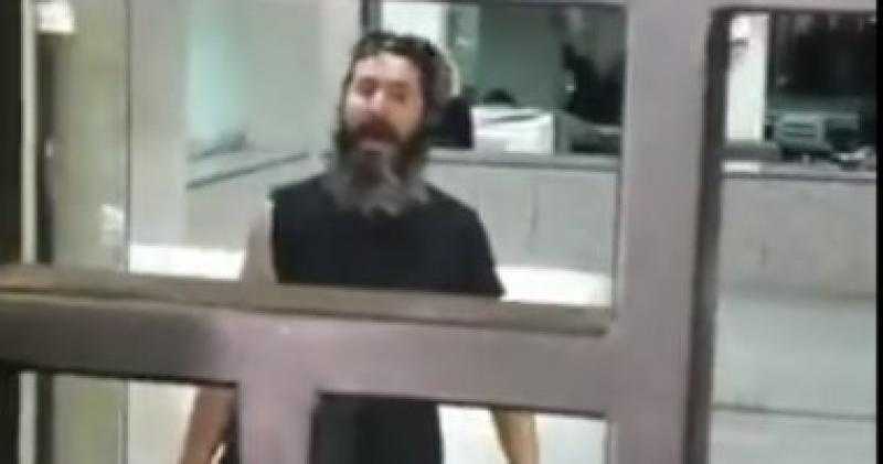 الوكالة الوطنية للإعلام: توافد أصحاب الودائع المصرفية على المصرف المحتجز به الرهائن