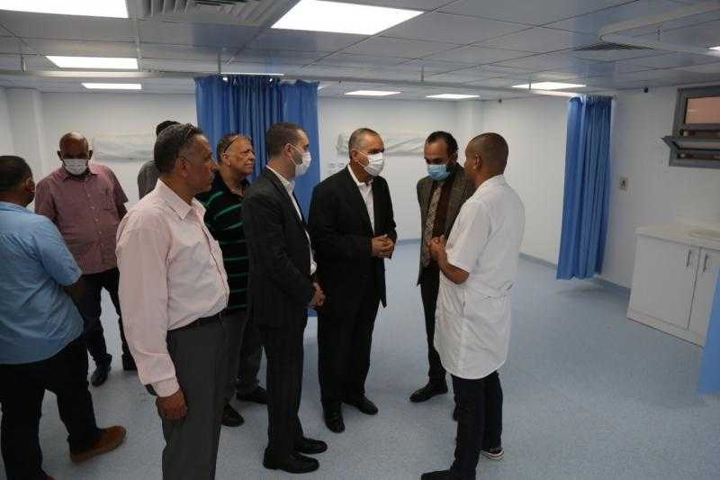 محافظ كفر الشيخ ونائبه يطمئنان على حالات جرى نقلها من مستشفى كفر الشيخ للعبور.. صور