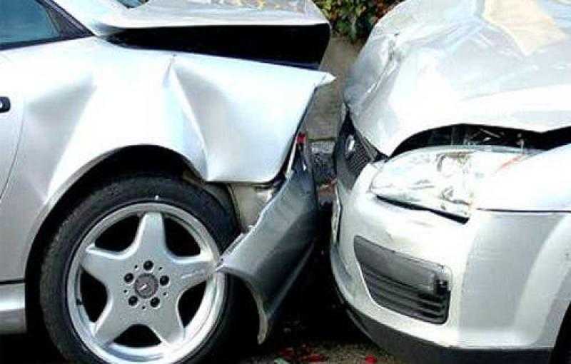 إصابة 7 أشخاص خلال حادث تصادم بين سيارتين في المنيا