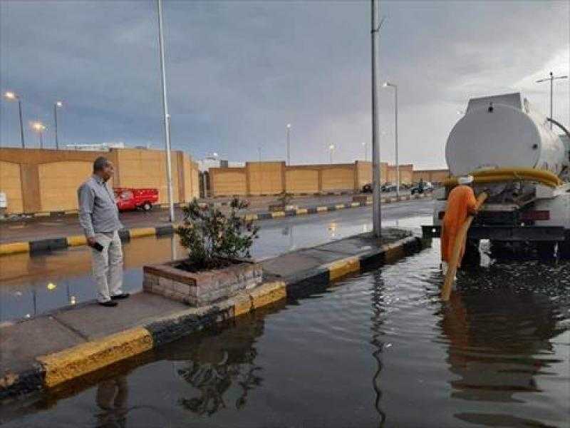 رئيس مجلس السيادة السوداني يتفقد المناطق المتأثرة بالسيول في ولاية نهر النيل