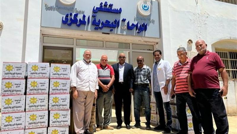 تسليم 20 منزل كامل التشطيب وتوزيع 500 كرتونة مواد غذائية ولحوم بالواحات البحرية