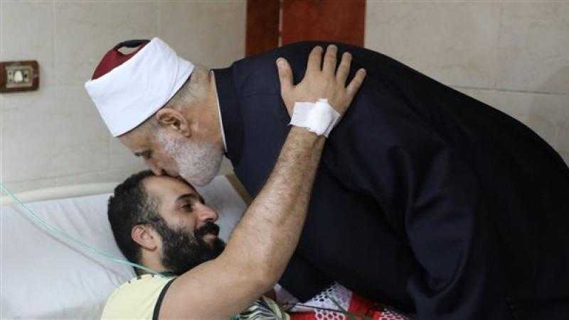 وكيل الأزهر يشيد بشهامة الشاب محمد يحيى في عملية الإنقاذ بكنيسة إمبابة
