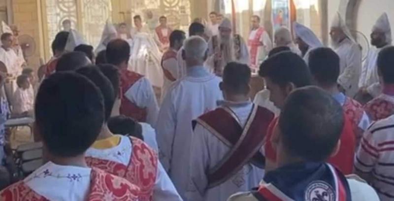 كنيسة الأنبا بيشوي بالمنيا الجديدة تشهد أول قداس بعد نشوب حريق أمس