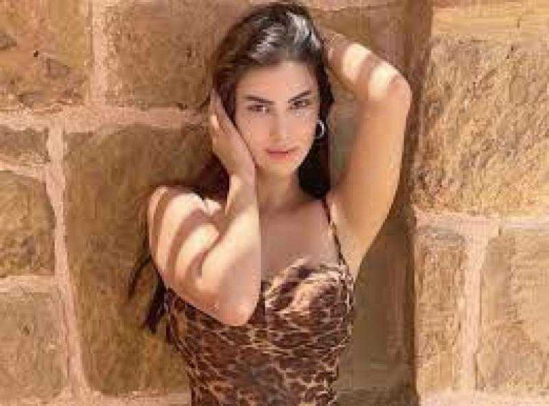 بالأورنج .. هدي الأتربي تتألق في أحدث جلسة تصوير