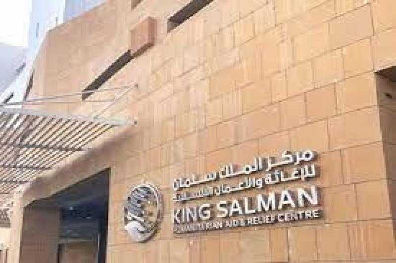 مركز الملك سلمان للإغاثة والأعمال الإنسانية يمول جهاز إسعاف ويوزع أرغفة الخبز للأسر اللاجئة في شمال لبنان