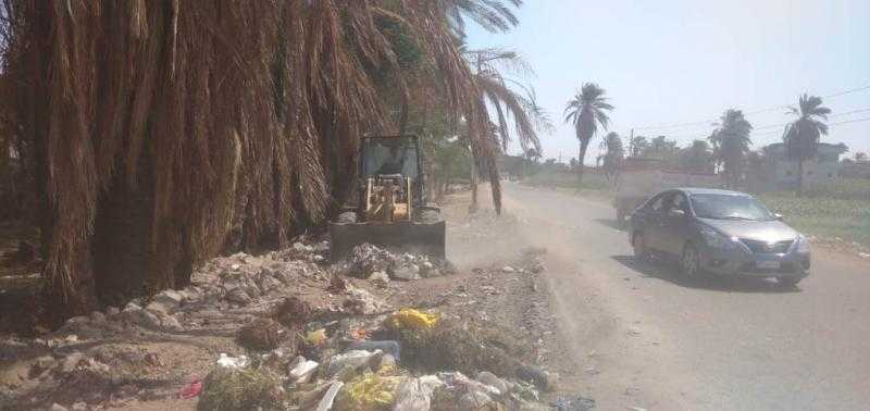 تكثيف حملات نظافة وتجميل وتسوية طرق بقرى أسيوط