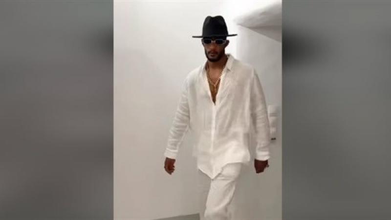 قفشت الفيراري وخمست.. محمد رمضان يعلن عن موعد طرح أغنية ”دوشة”