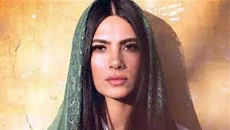 هدى المفتي.. ظهور جرئ بالأسود والكعب العالي